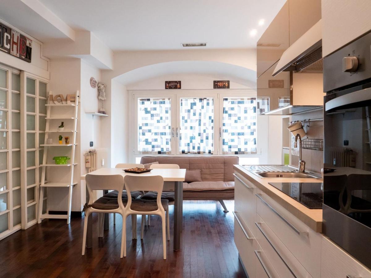 The Best Rent - Modern Duomo Apartment Milão Exterior foto