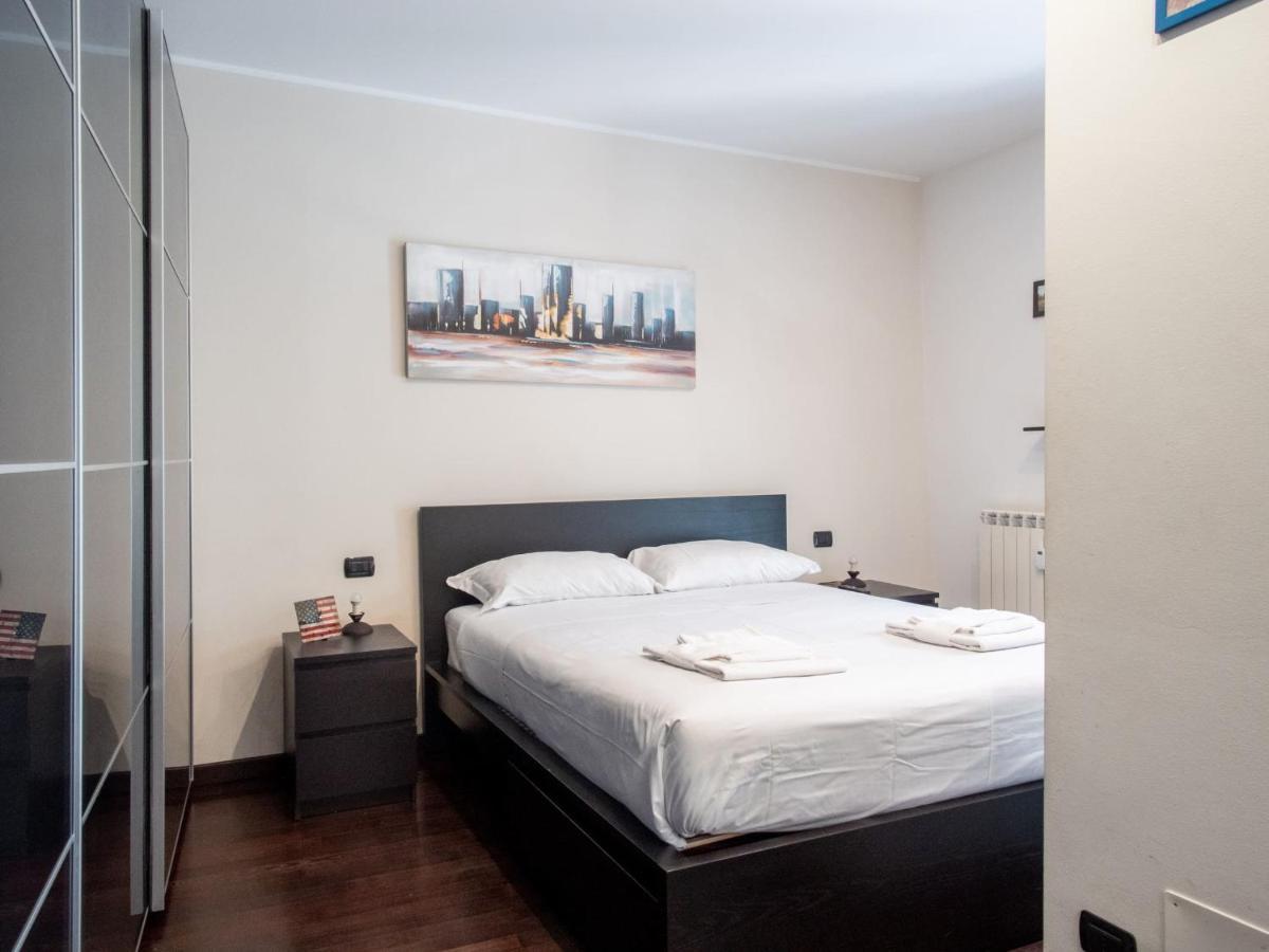 The Best Rent - Modern Duomo Apartment Milão Exterior foto